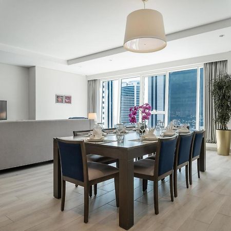 Centara West Bay Hotel & Residences 도하 외부 사진 A dining room at the Ritz-Carlton, DIFC