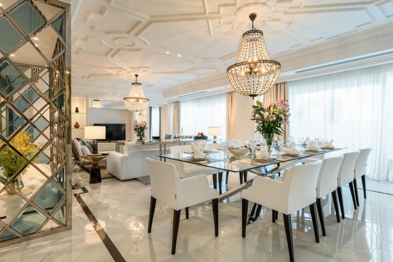 Centara West Bay Hotel & Residences 도하 외부 사진 A dining room