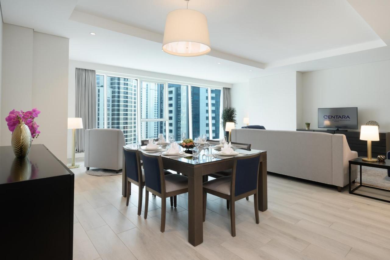 Centara West Bay Hotel & Residences 도하 외부 사진 A living room at the hotel