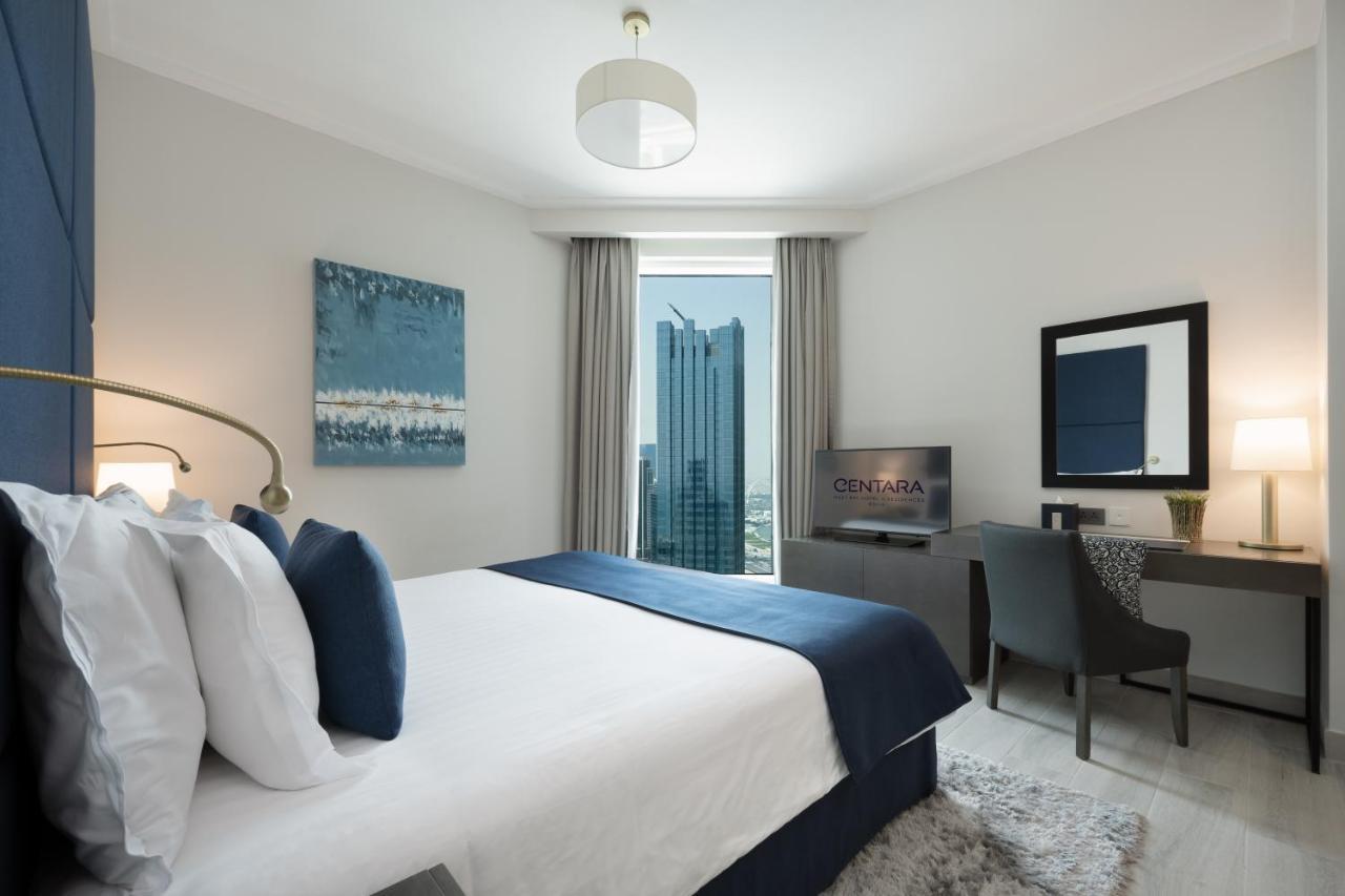 Centara West Bay Hotel & Residences 도하 외부 사진 A bedroom at the hotel